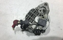 Генератор для Nissan X-Trail 2002 года на фотографиях