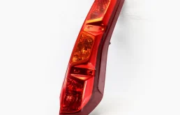 Фонарь правый для Nissan X-Trail 2008 года на фотографиях