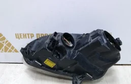 Фара правая для Volkswagen Jetta 2008 года на фотографиях