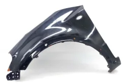 Крыло правое для Suzuki SX4 2015 года на фотографиях