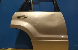 Дверь задняя правая для Suzuki Grand Vitara 2007 года на фотографиях