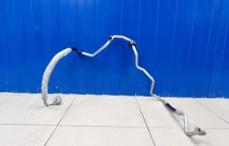 Трубка кондиционера для Volkswagen Polo 2009 года на фотографиях