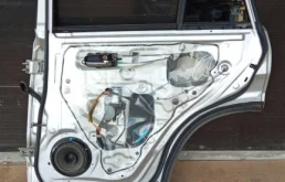 Дверь задняя правая для Suzuki Grand Vitara 2016 года на фотографиях