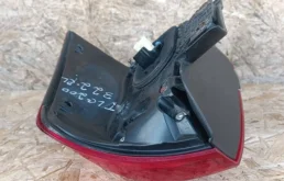 Фонарь внешний левый для Toyota Land Cruiser 2008 года на фотографиях