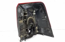 Фонарь внешний левый для Toyota Land Cruiser 2020 года на фотографиях