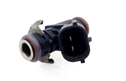 Форсунка топливная для Skoda Octavia 2015 года на фотографиях