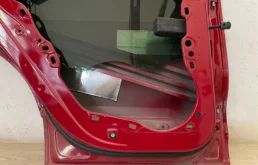 Накладка на дверь задняя левая для Volkswagen Touareg 2014 года на фотографиях