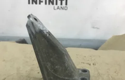 Кронштейн подушки двигателя задний правый для Infiniti FX 2009 года на фотографиях