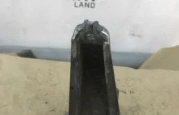 Кронштейн подушки двигателя задний правый для Infiniti FX 2009 года на фотографиях