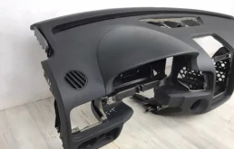 Торпедо (в сборе) для Volkswagen Touareg 2010 года на фотографиях