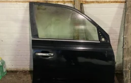 Дверь передняя правая для Toyota Land Cruiser 2021 года на фотографиях