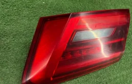 Фонарь внутренний правый для BMW 5er 2021 года на фотографиях