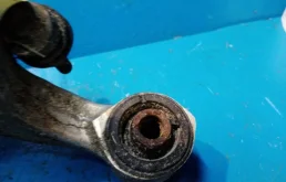 Качающийся рычаг левый для Nissan Murano 2011 года на фотографиях