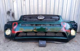 Бампер для Toyota RAV4 2002 года на фотографиях
