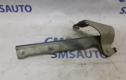 Петля капота правая для Volkswagen Tiguan 2010 года на фотографиях