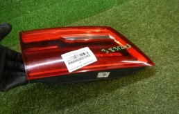 Фонарь внутренний левый для BMW 5er 2019 года на фотографиях