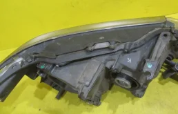 Фара левая для Toyota Camry 2013 года на фотографиях