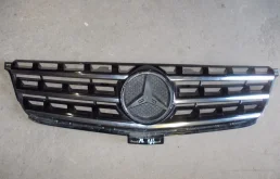 Решетка радиатора для Mercedes-Benz M class 2015 года на фотографиях