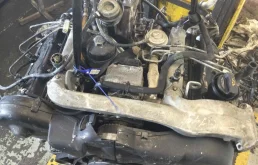 Двигатель для Audi A6 2000 года на фотографиях