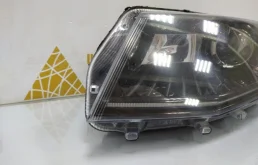 Фара ксенон левая для Skoda Octavia 2014 года на фотографиях