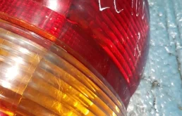 Фонарь правый для Toyota Land Cruiser 2003 года на фотографиях