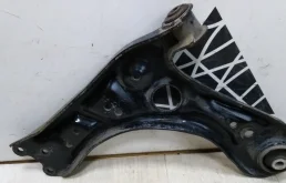 Подрамник двигателя для Volkswagen Polo 2010 года на фотографиях