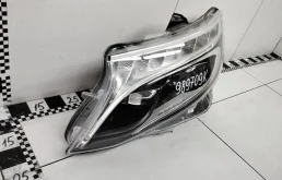 Фара левая для Mercedes-Benz Vito 2015 года на фотографиях