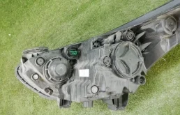 Фара правая для Kia Cerato 2017 года на фотографиях