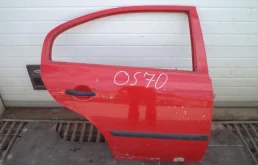Двери для Skoda Octavia 2000 года на фотографиях