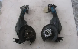 Рычаг передний правый нижний для Nissan X-Trail 2008 года на фотографиях