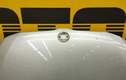 Капот для BMW 5er 2006 года на фотографиях