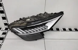 Фара ксенон левая для Audi Q8 на фотографиях