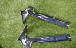 Петля капота правая для Volkswagen Tiguan на фотографиях