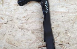 Стойка замка капота правая для Toyota Land Cruiser на фотографиях