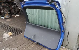 Крышка багажника для Skoda Octavia 2003 года на фотографиях