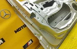 Двери для Mercedes-Benz C class 2004 года на фотографиях