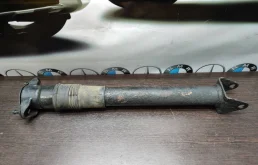 Амортизатор задний левый для Mercedes-Benz M class 2006 года на фотографиях