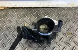 Дроссельная заслонка для Ford Focus 2000 года на фотографиях