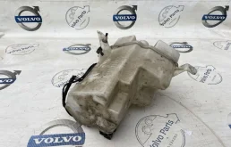 Бачок стеклоомывателя передний для Volvo S80 2012 года на фотографиях
