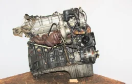 Двигатель без навесного для SsangYong Rexton 2016 года на фотографиях