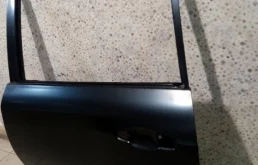 Дверь задняя левая для Toyota Land Cruiser 2008 года на фотографиях