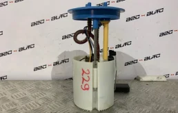 Топливный насос для Skoda Octavia 2008 года на фотографиях