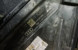 Фара левая для Audi Q8 на фотографиях