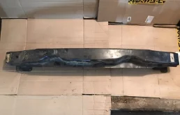 Усилитель заднего бампера для Volkswagen Tiguan 2009 года на фотографиях