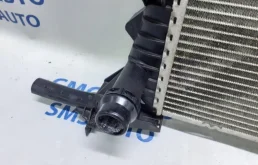 Радиатор охлаждения ДВС для Audi A4 2014 года на фотографиях