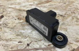 Датчик углового ускорения ESP для Mercedes-Benz C class 2010 года на фотографиях