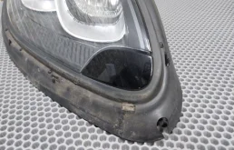 Фара правая для Porsche Macan 2015 года на фотографиях