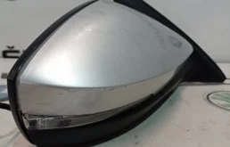 Зеркало боковое правое для Skoda Octavia 2020 года на фотографиях
