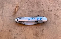 Двери для Mazda MPV 1999 года на фотографиях