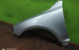 Крылья для Volkswagen Touareg 2002 года на фотографиях